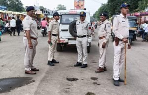 चौरई पुलिस के द्वारा अवैध रूप से ढाबा में शराब पीने एवं बेचने वालों के विरुद्ध की गई कार्यवाही