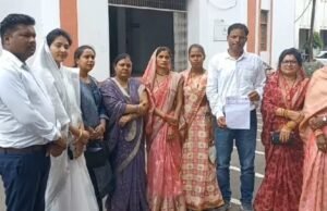 नगर पालिका परासिया के कांग्रेसी पार्षदों ने cmo के खिलाफ खोला मोर्चा…कलेक्ट्रेट पहुंच की शिकायत,आंदोलन की दी चेतावनी