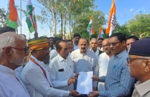 हर्रई ब्लॉक कांग्रेस ने रैली निकालकर सौंपा ज्ञापन..जमीनों की बंदरबांट सहित कई मुद्दों को रखा प्रशासन के सामने
