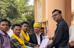 गोंडवाना स्टूडेंट यूनियन ने 7 सूत्रीय मांगों को लेकर राजा शंकर शाह यूनिवर्सिटी को सौपा ज्ञापन