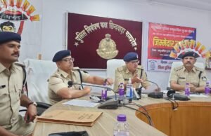 लोन की किश्त देने बुलाये और फिर तीन आरोपियों ने मिलकर कर दी फील्ड आफिसर की निर्मम हत्या…एसपी ने प्रेस कॉन्फ्रेंस कर किया मामले का खुलासा