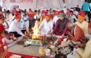 सांसद,महापौर,कलेक्टर,एसपी सहित अन्य प्रशासनिक व पुलिस अधिकारियों ने पुलिस लाइन में किया शस्त्र पूजन