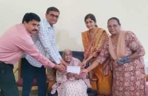 लगातार तीसरे वर्ष राजीव तिवारी ने सशस्त्र सेना झंडा दिवस के लिए दान दी 1 लाख रुपये की राशि