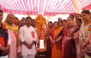 छिंदवाड़ा जिले में पहली बार भगवान बिरसा मुंडा जी की मूर्ति हुई स्थापित : पीएचई मंत्री ने किया अनावरण,पूर्व राज्यपाल भी रहीं मौजूद