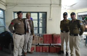 दमुआ पुलिस की कार्यवाही : कार में अंग्रेज़ी शराब की तस्करी करते दो आरोपी गिरफ्तार..लगभग डेढ़ लाख की 16 पेटी अंग्रेज़ी शराब सहित कार की गई जप्त