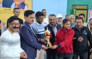 जिला स्तरीय बैडमिंटन चैंपियनशिप का हुआ समापन…कलेक्टर व महापौर ने बांटे पुरस्कार