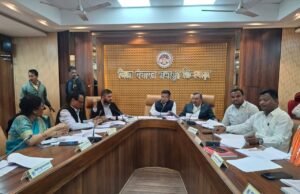 जिला पंचायत सामान्य सभा की बैठक का हुआ आयोजन…एसी ट्राइबल की अनुपस्थिति पर सदस्य हुए नाराज..अनुपस्थित अधिकारियों को कारण बताओ नोटिस