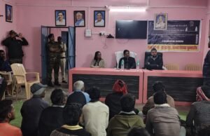 कलेक्टर ने सांगाखेड़ा में लगाई रात्रि चौपाल…ग्रामीणों की सुनी समस्याएं,अधिकारियों को दिए आवश्यक दिशा-निर्देश