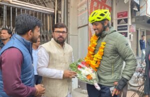 स्केटिंग से,कन्याकुमारी से जम्मू कश्मीर की यात्रा पर निकले केरल निवासी पहुंचे छिंदवाड़ा.. सांसद से मिले