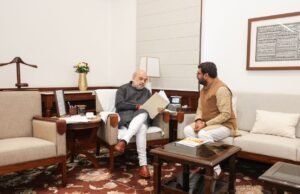 केन्द्रीय गृह मंत्री अमित शाह से मिले सांसद विवेक बंटी साहू…100 दिन सेवा संकल्प और स्वास्थ्य पर बनाई गई स्मारिका सौंपी