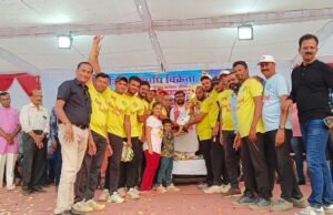 केमिस्ट प्रीमियम लीग : पंजाब किंग्स को हराकर छिंदवाड़ा टाइगर्स बना विजेता…सासंद विवेक बंटी साहू ने किया पुरस्कार वितरण