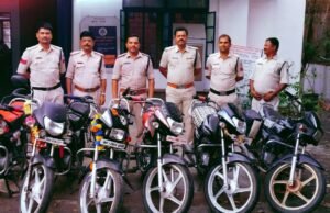 अमरवाड़ा पुलिस की कार्यवाही : चोरी की दुपहिया वाहनों को बेचने की फिराक में घूम रहे दो आरोपियों को किया गिरफ्तार…6 दुपहिया की गई जप्त