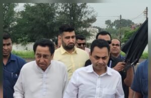 छिंदवाड़ा पहुंचे पूर्व सीएम कमलनाथ,मीडिया से बोले…यूरिया के लिए किसान परेशान,सरकार दबाब व पुलिस कार्यवाही के जरिये आवाज़ दबाने में लगी