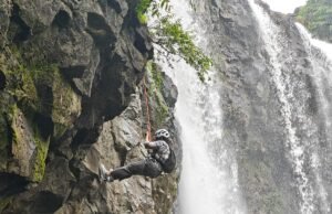कुकड़ीखापा वॉटरफॉल : पर्यटन स्थल के साथ साहसिक खेलों का नया हॉटस्पॉट..हर रविवार एब्सेलिंग और ट्रेल हाइकिंग में जुट रही भीड़..युवाओं में बढ़ रहा एडवेंचर एक्टिविटी का क्रेज
