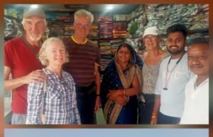 छिंदवाड़ा जिले के पर्यटन ग्राम सावरवानी में बने होमस्टे में पधारे स्वीडन और यूनाइटेड किंगडम के पर्यटक…साड़ी और स्कार्फ खरीदे…मक्के की रोटी,बैंगन का भरता,खीर, सिंघाड़े और देसी मिठाई का स्वाद चखा…बैलगाड़ी की सवारी करते हुए गांव की गलियों में भी घूमे