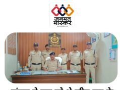 जंगल मे लग रहे थे जीत हार के दांव : अमरवाड़ा पुलिस ने दबिश देकर 08 जुआरियों को धर दबोचा…36,600 रुपये बरामद,2 आरोपी हो गए फरार