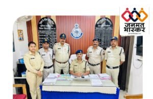Chhindwara news : युवक के महिला से थे अवैध संबंध…महिला ने साथ रहने का बनाया दबाब तो युवक ने गला घोंटकर मार डाला…आरोपी युवक को पुलिस ने गिरफ्तार कर भेजा जेल
