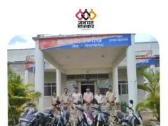 छिन्दवाड़ा : टेकड़ी पर चल रहे जुआ फड़ पर पुलिस की दबिश…03 जुआरी गिरफ्तार,10 फरार…3100 नगद सहित 05 बाइक जप्त
